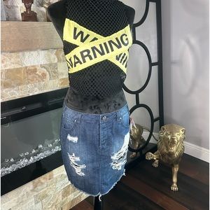New Distressed Denim Skirt Sz Medium